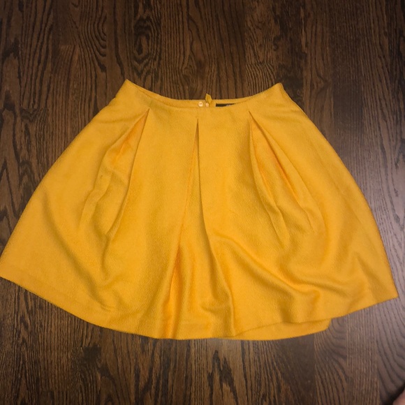 H&M Dresses & Skirts - H&M yellow skit